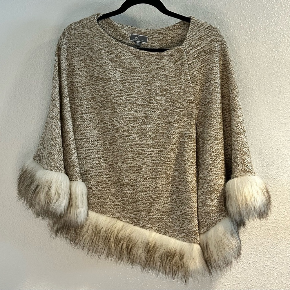 JM Collection Women's Sweater with Faux Fur Trim Size Small Medium